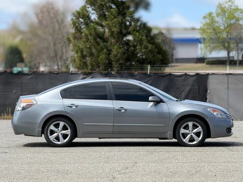 Used 2009 Nissan Altima 3.5 SE image 7