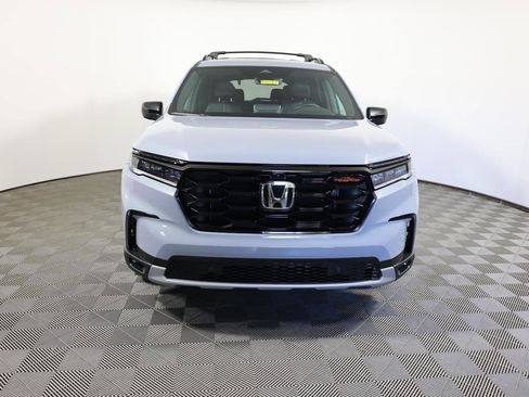 Used 2024 Honda Pilot TrailSport image 2