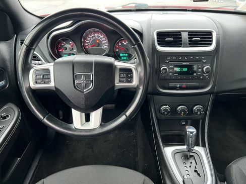 Used 2011 Dodge Avenger Mainstreet image 17