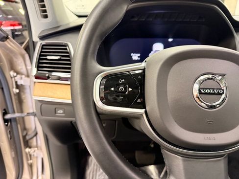 Used 2023 Volvo XC90 B6 Plus AWD/4WD image 13