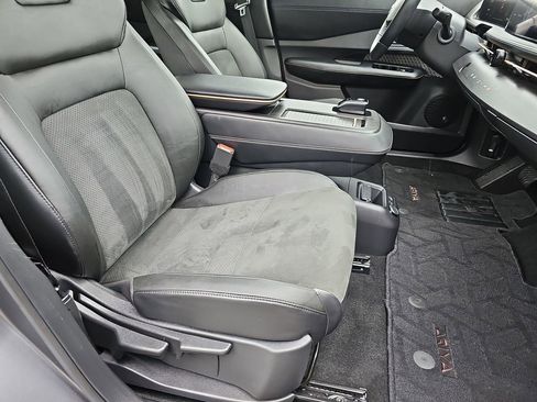 Used 2023 Nissan Ariya Engage image 13