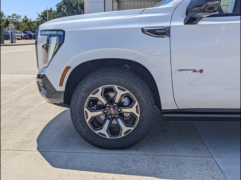 New 2026 GMC Yukon XL AT4 w/ AT4 Premium Plus Package AWD/4WD image 9