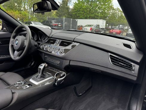 Used 2016 BMW Z4 sDrive35i RWD image 31