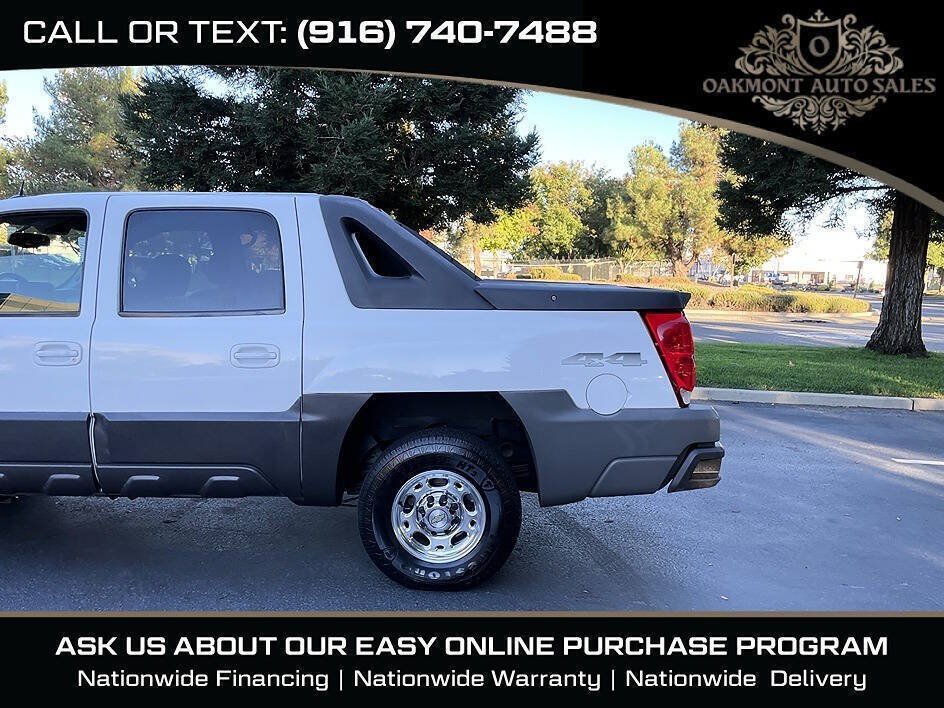 Used 2004 Chevrolet Avalanche 2500 w/ Preferred Equipment Group AWD/4WD image 6