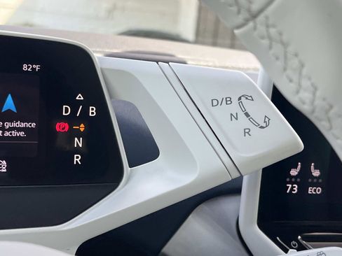 Used 2023 Volkswagen ID.4 Pro S Plus image 10