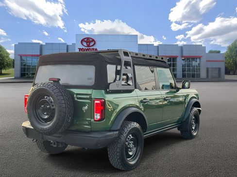 Used 2022 Ford Bronco Black Diamond image 6