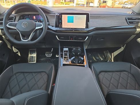 New 2025 Volkswagen Atlas SEL Premium R-Line image 15