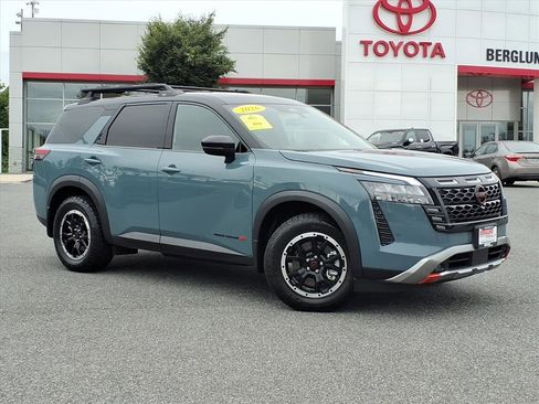 Used 2026 Nissan Pathfinder Rock Creek w/ Rock Creek Premium Package AWD/4WD image 2
