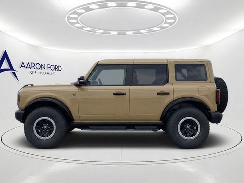 New 2026 Ford Bronco Badlands AWD/4WD image 3