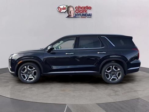 Used 2025 Hyundai Palisade SEL FWD image 2