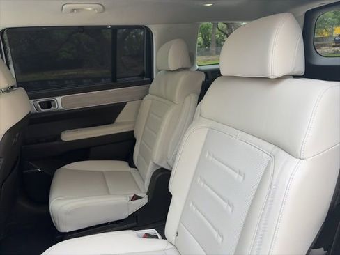 Used 2024 Hyundai Santa Fe Calligraphy FWD image 8