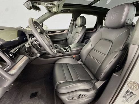 Certified 2025 Porsche Cayenne GTS w/ Premium Package Plus AWD/4WD image 5