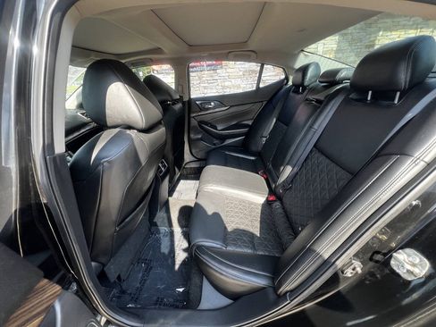Used 2016 Nissan Maxima Platinum FWD image 15
