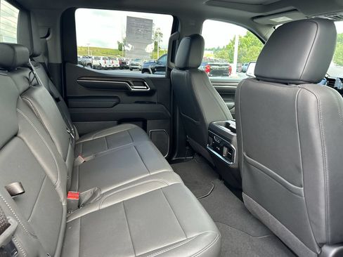Used 2024 GMC Sierra 1500 SLT w/ SLT Premium Plus Package AWD/4WD image 19