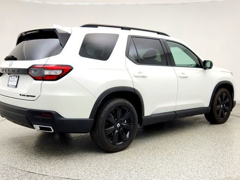Used 2025 Honda Pilot Black Edition image 5