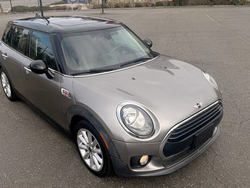 Used 2016 MINI Cooper Clubman image 2
