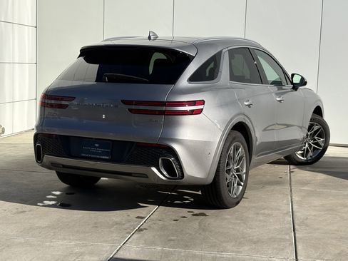 Used 2022 Genesis GV70 2.5T w/ Advanced Package image 7