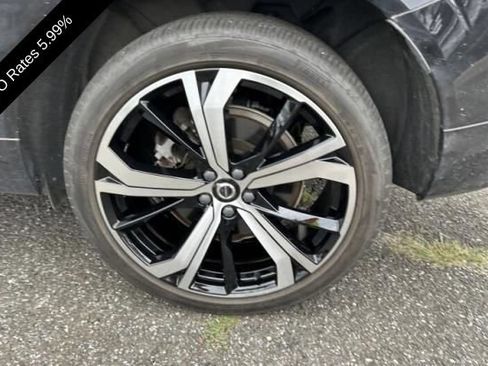 Used 2023 Volvo XC60 B6 Ultimate w/ Protection Package Premier AWD/4WD image 21