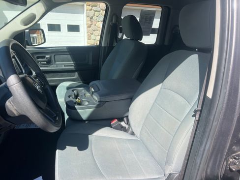 Used 2018 RAM 1500 Express AWD/4WD image 12
