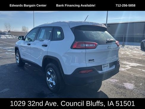 Used 2015 Jeep Cherokee Sport image 6