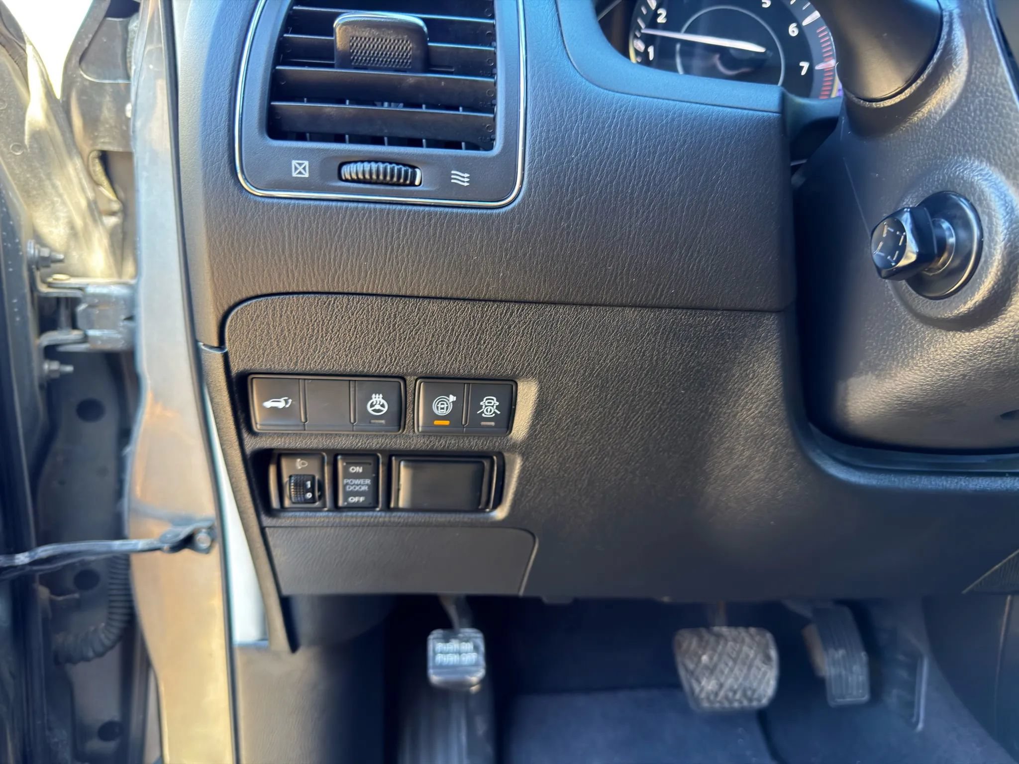 Used 2019 Nissan Armada Platinum w/ Captain's Chairs Package AWD/4WD image 38