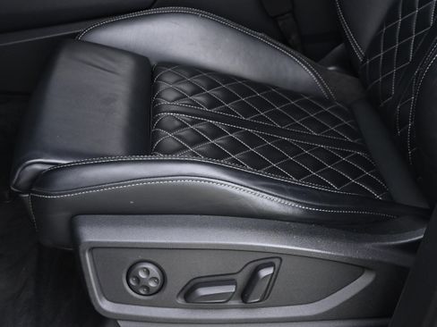 Used 2020 Audi SQ5 Prestige w/ Prestige Package image 34