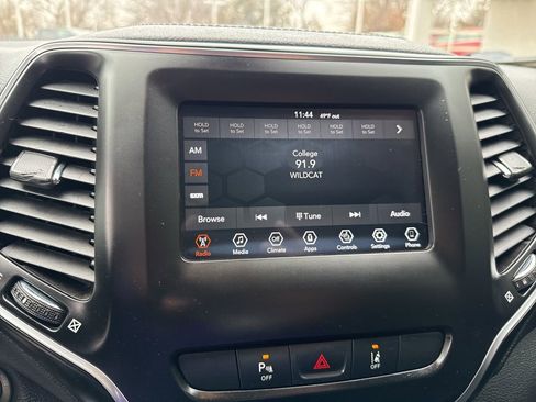 Used 2021 Jeep Cherokee Altitude image 17