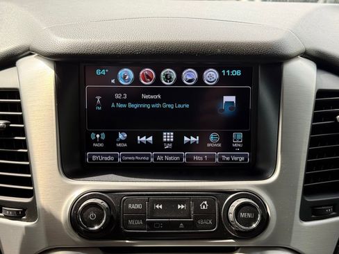Used 2017 GMC Yukon XL SLT w/ Premium Edition AWD/4WD image 28