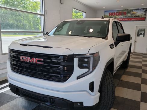 Used 2024 GMC Sierra 1500 Elevation AWD/4WD image 2