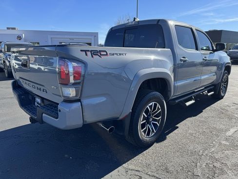 Used 2021 Toyota Tacoma TRD Sport image 5
