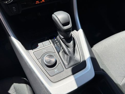 Used 2025 Toyota RAV4 XLE AWD/4WD image 21