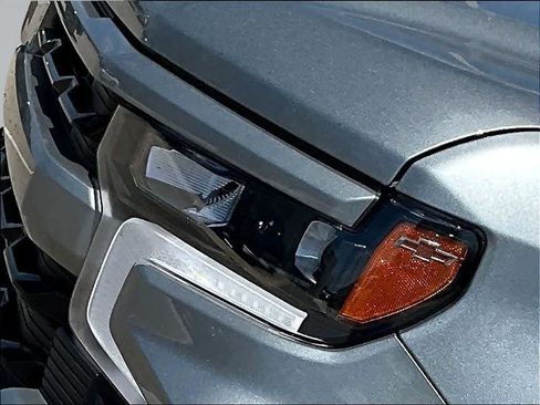 New 2026 Chevrolet Silverado 1500 RST w/ Dark Appearance Package AWD/4WD image 33