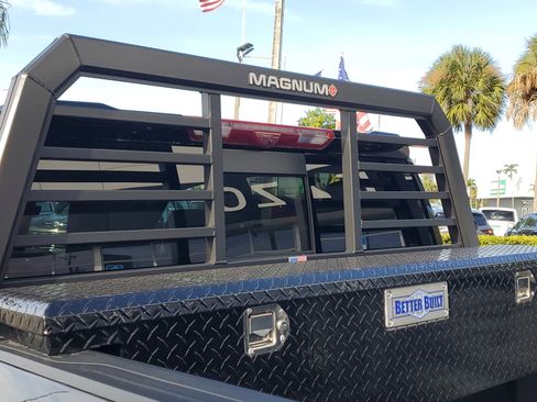 Used 2024 GMC Sierra 1500 AT4 w/ Technology Package image 30