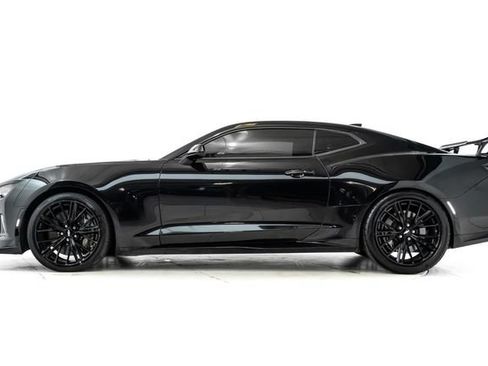 Used 2017 Chevrolet Camaro ZL1 RWD image 9