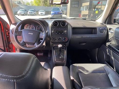 Used 2009 Jeep Patriot Limited w/ Sun/Sound Group image 17