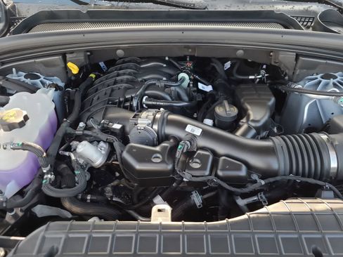 New 2025 Jeep Grand Cherokee Altitude image 17