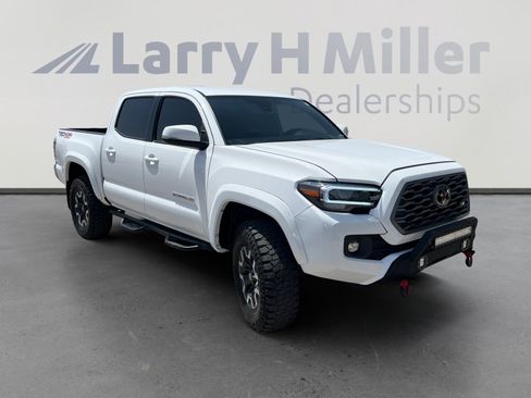Used 2023 Toyota Tacoma TRD Off-Road AWD/4WD image 7