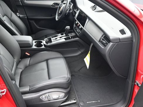 New 2026 Porsche Macan AWD/4WD image 10