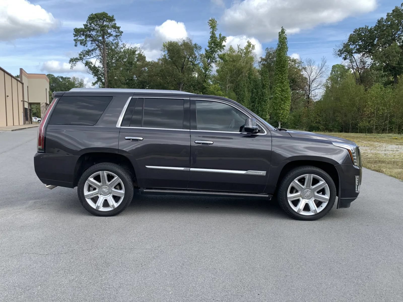 Used 2016 Cadillac Escalade Premium AWD/4WD image 8