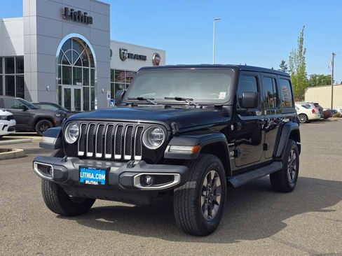 Used 2018 Jeep Wrangler Unlimited Sahara AWD/4WD image 1