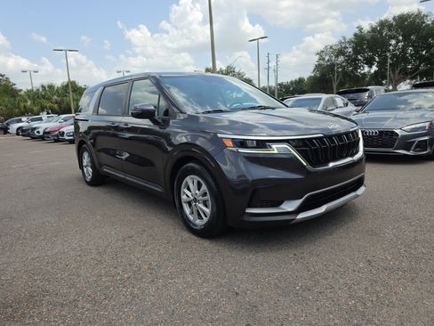 Certified 2024 Kia Carnival LX FWD image 2