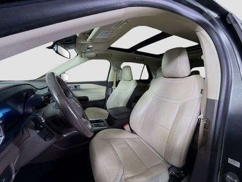 Used 2020 Ford Explorer Platinum image 13