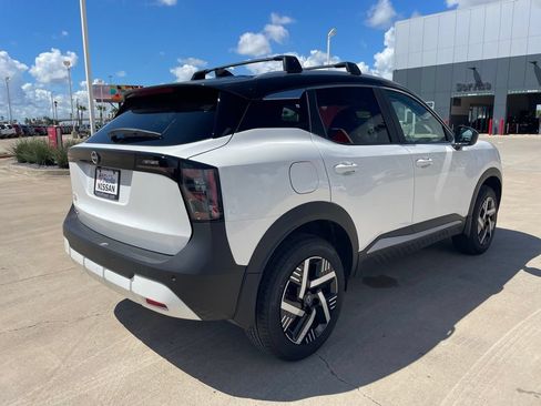 New 2026 Nissan Kicks SV w/ SV Premium Package FWD image 4