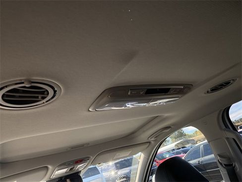 Used 2025 Kia Telluride EX image 29