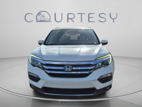 Used 2017 Honda Pilot Touring image 8