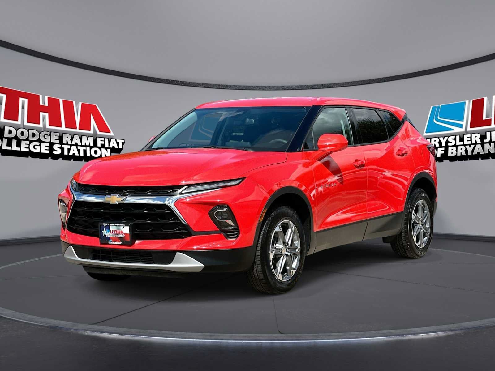 Used 2025 Chevrolet Blazer LT FWD image 1