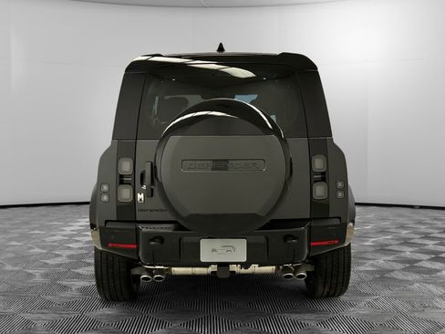 New 2026 Land Rover Defender 110 V8 AWD/4WD image 4