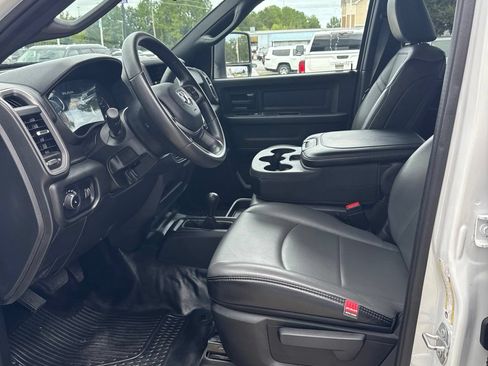 Used 2024 RAM 3500 Tradesman w/ Chrome Appearance Group AWD/4WD image 1