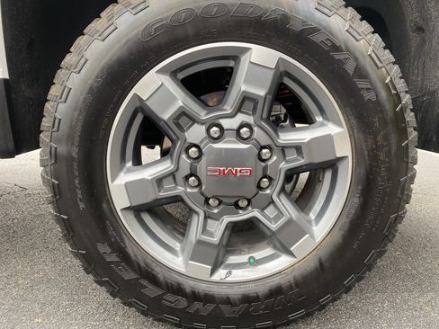 Used 2025 GMC Sierra 2500 SLT image 49