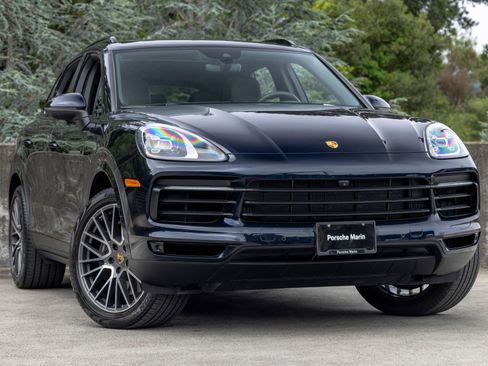 Certified 2022 Porsche Cayenne AWD/4WD image 6